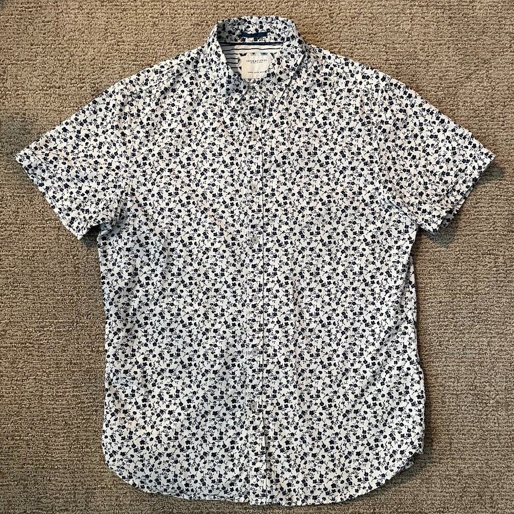 Denim & Flower Short-Sleeve Shirt MEDIUM - White with Small Blue Flowers